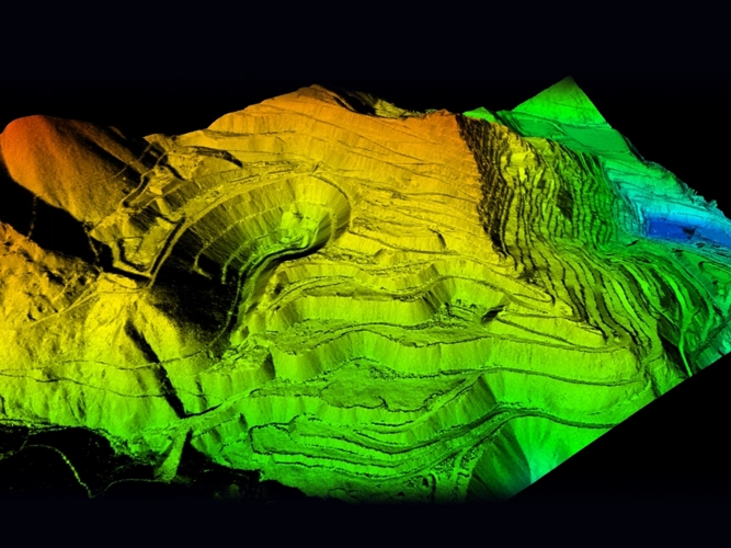 Volumsbestimmungen / Kubatoren-Bild zeigt ein 3D Plan eines Berges.