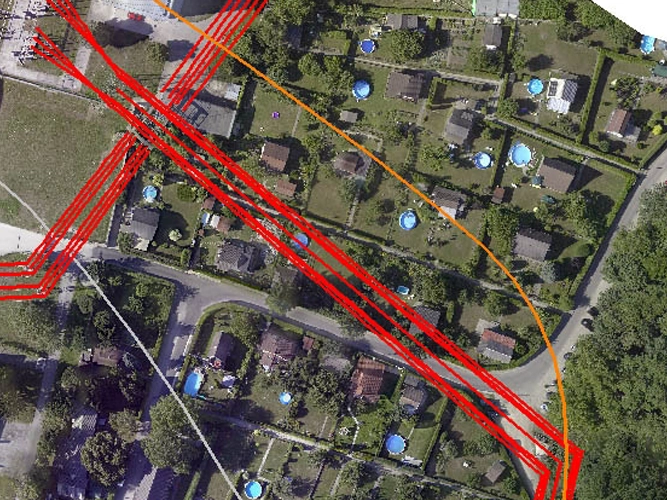 Infrastruktur/Leitungsdokumentation-Bild zeigt eine Luftaufnahme einer Hochspannungsleitung die digital vermessen wird. Überwachung von Konstruktionen.