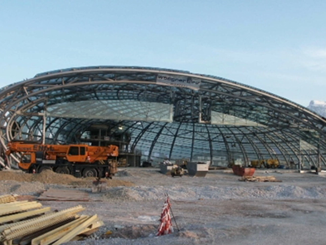 Betreuung von Baustellen-Bild zeigt die Baustelle des Hangar 7