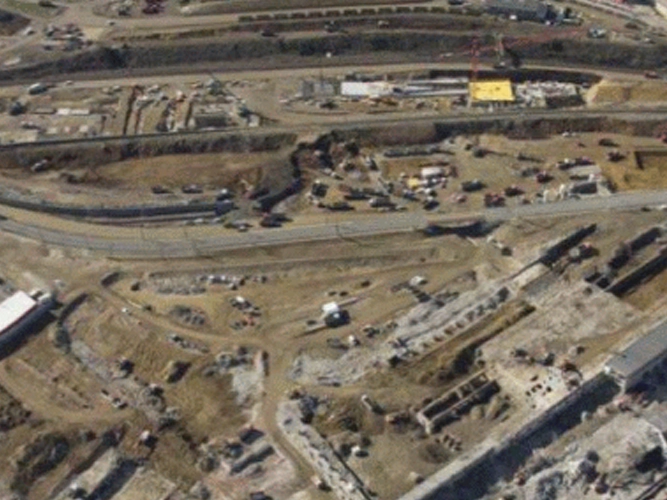 Hochbau/Tiefbau. Das Bild zeigt die Großbaustelle des Zentralbahnhofes aus der Luft.