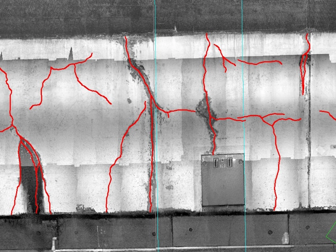 Deformationsmessung-Bild zeigt Risse in einer Wand. Mittels 3D-Visualisierung.
